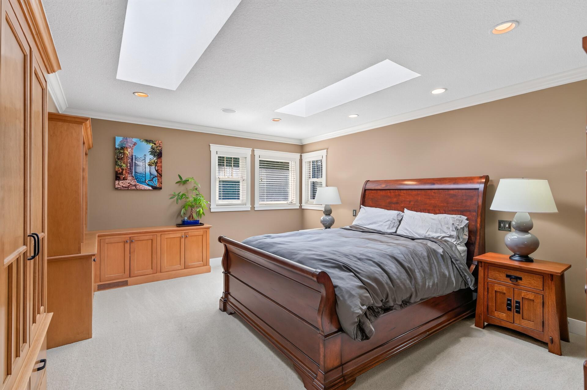 Primary Suite, Skylights