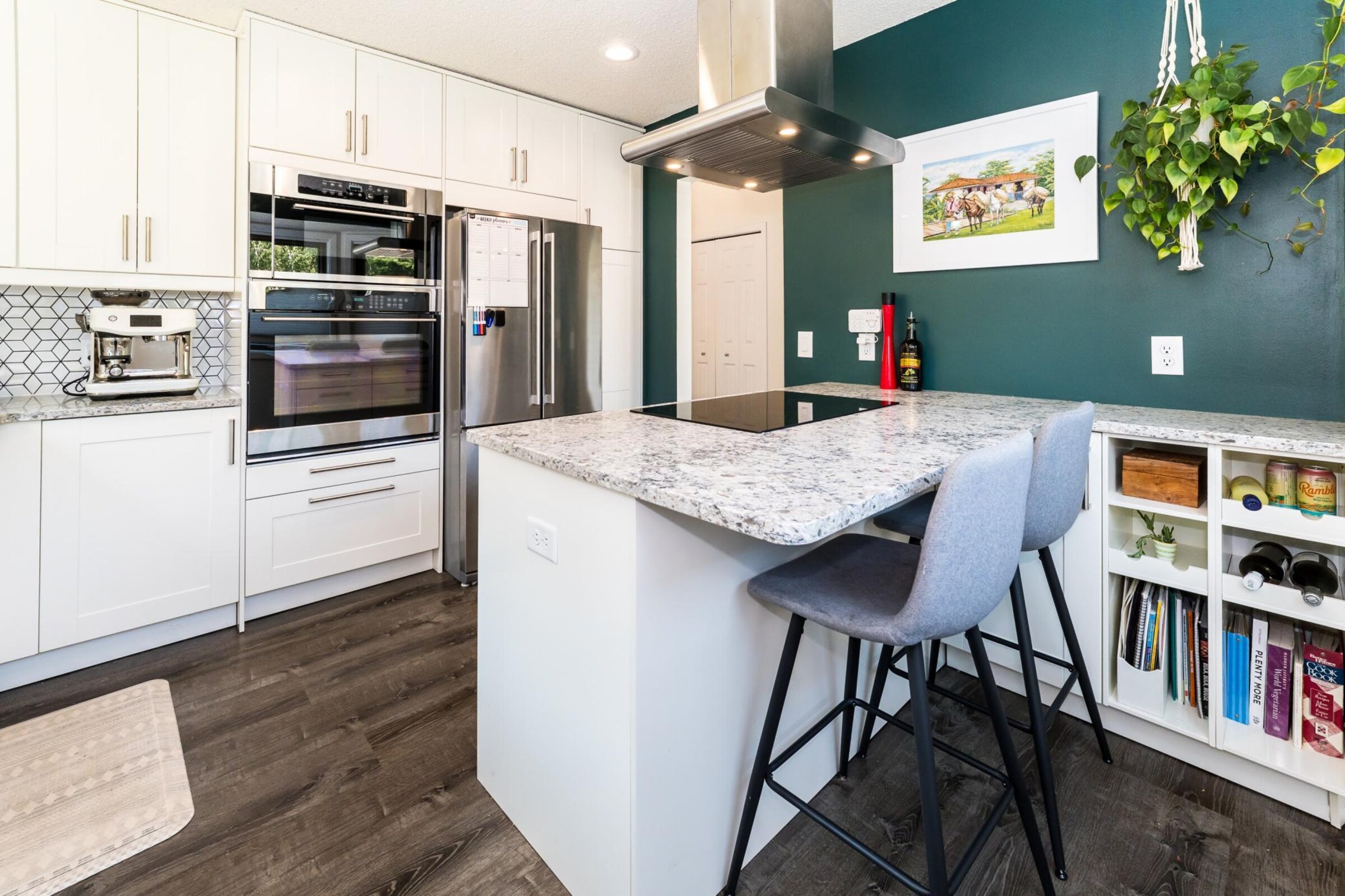 17767 S Shore Lane W, Eden Prairie, MN — updated kitchen